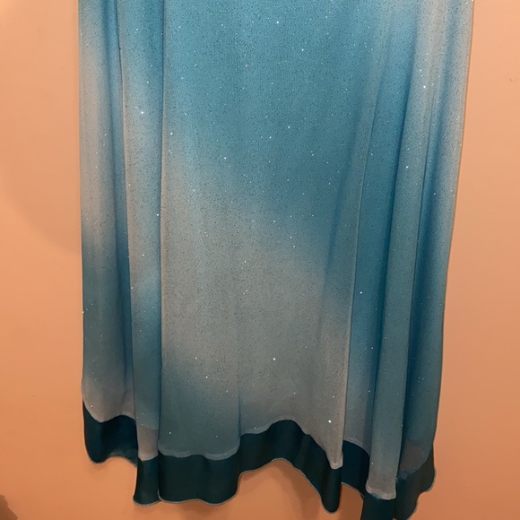 Little girls dress - Picture 3 of 6